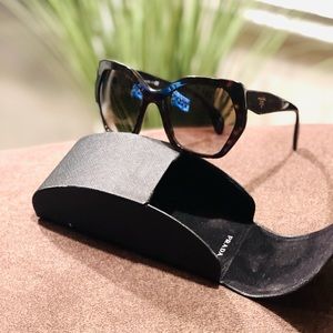 Prada-excellent conditions